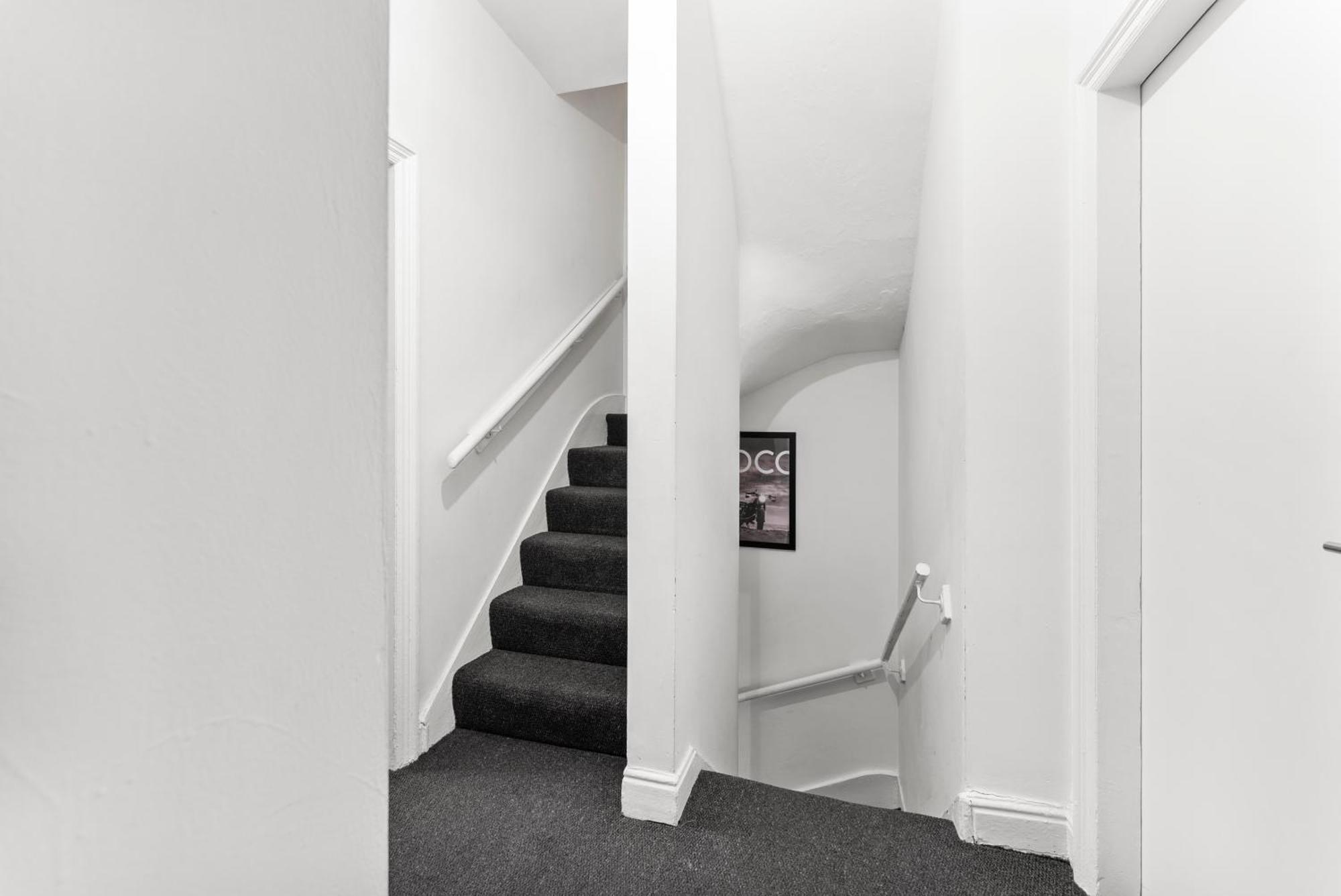 20 Percent Off! Stylish Sheffield Abode Sleeps 12アパートメント エクステリア 写真